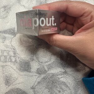 Toy Factory Niapout Serum Lip Mask